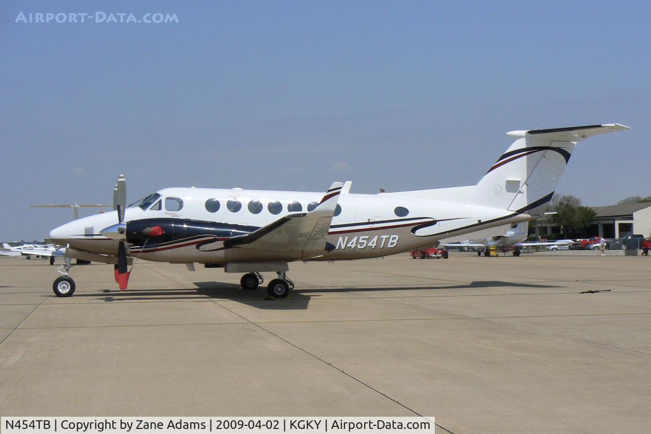 N454TB, 2007 Hawker Beechcraft 350 King Air (B300) C/N FL-554, At Arlington Municipal