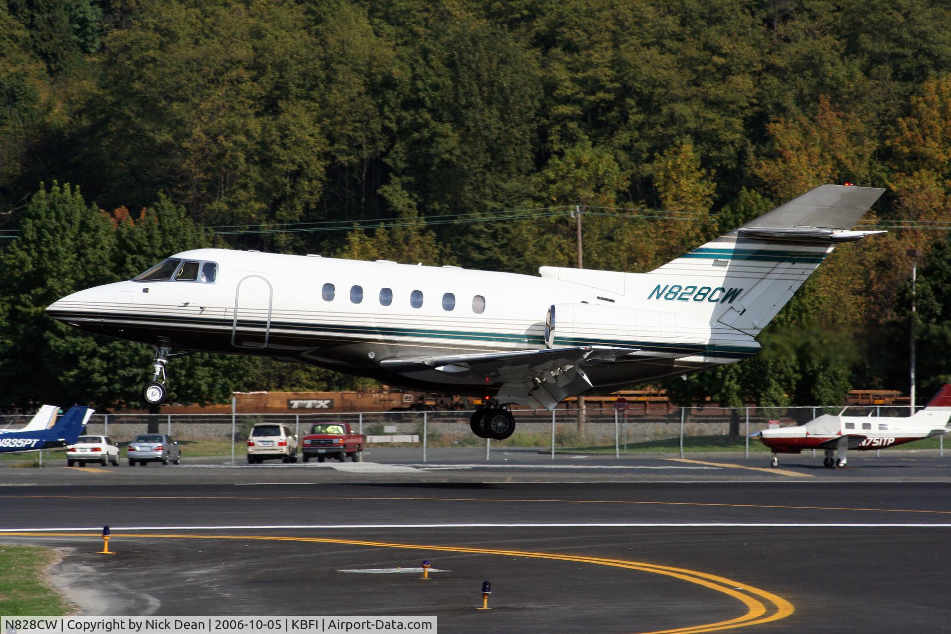 N828CW, 1999 Raytheon Hawker 800XP C/N 258428, KBFI