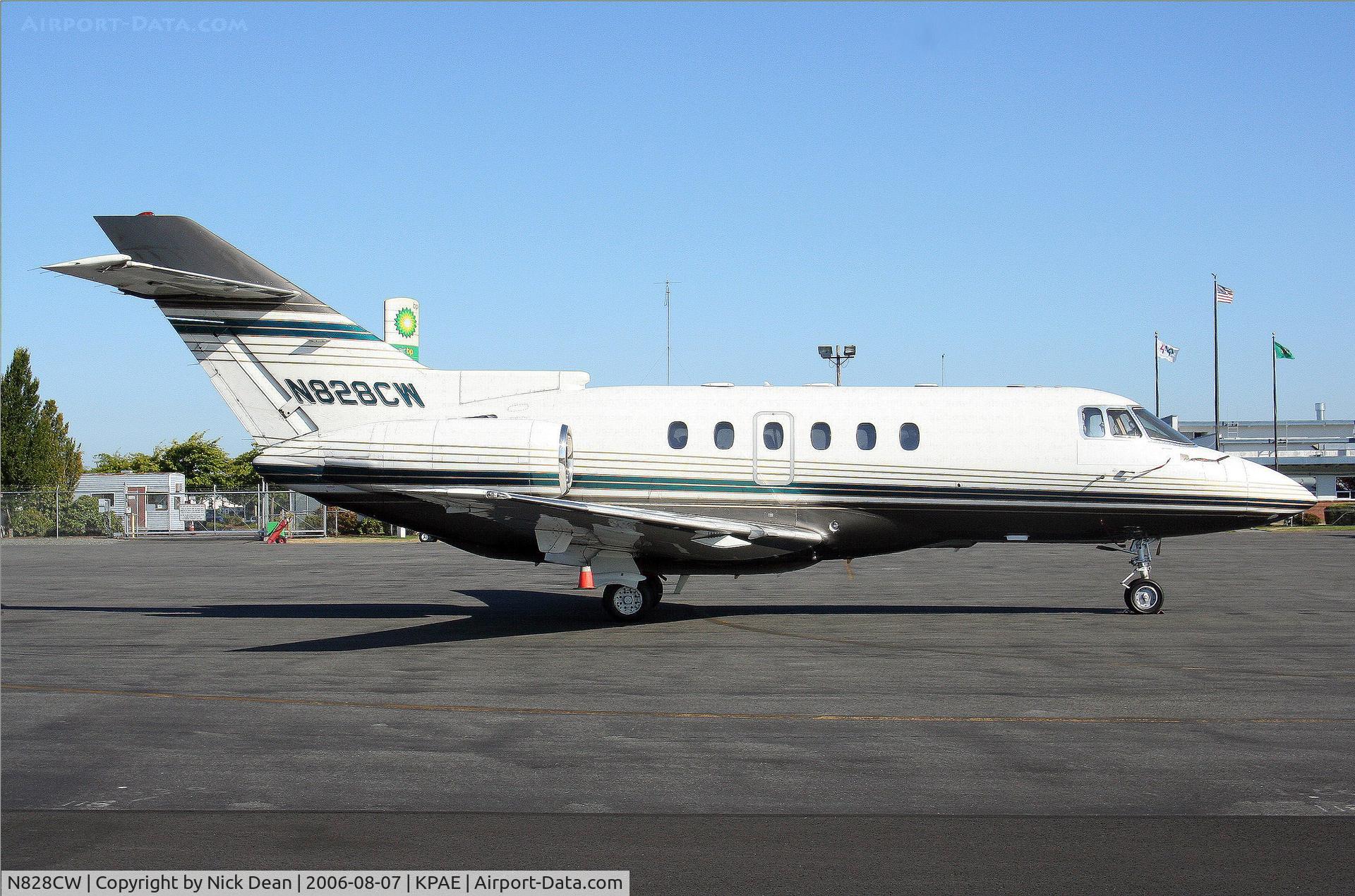 N828CW, 1999 Raytheon Hawker 800XP C/N 258428, KPAE