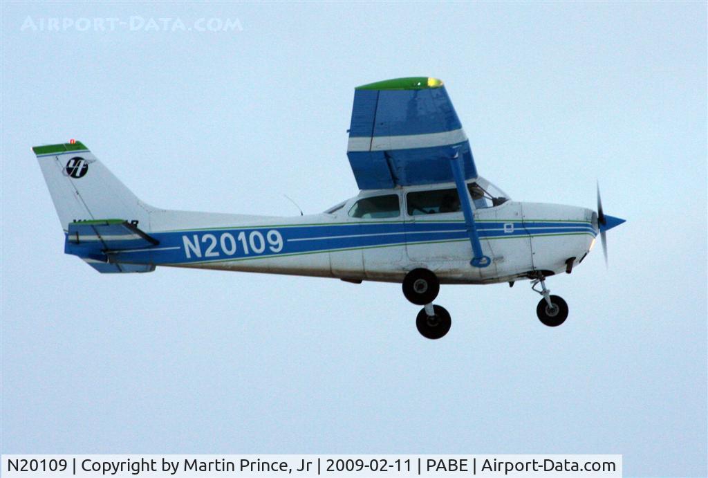 N20109, 1972 Cessna 172M C/N 17261017, Landing 18 Bethel