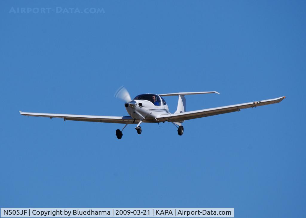 N505JF, 2005 Diamond DA-40 Diamond Star C/N 40.520, On final approach to 17L.