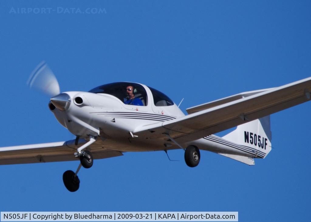 N505JF, 2005 Diamond DA-40 Diamond Star C/N 40.520, On final approach to 17L.