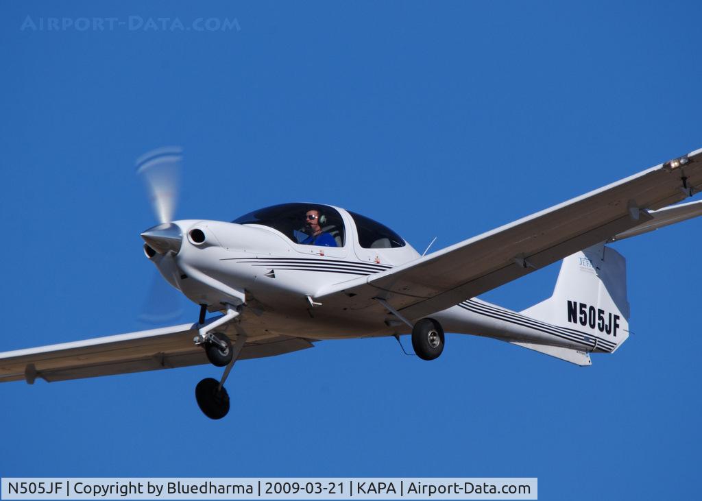 N505JF, 2005 Diamond DA-40 Diamond Star C/N 40.520, On final approach to 17L.