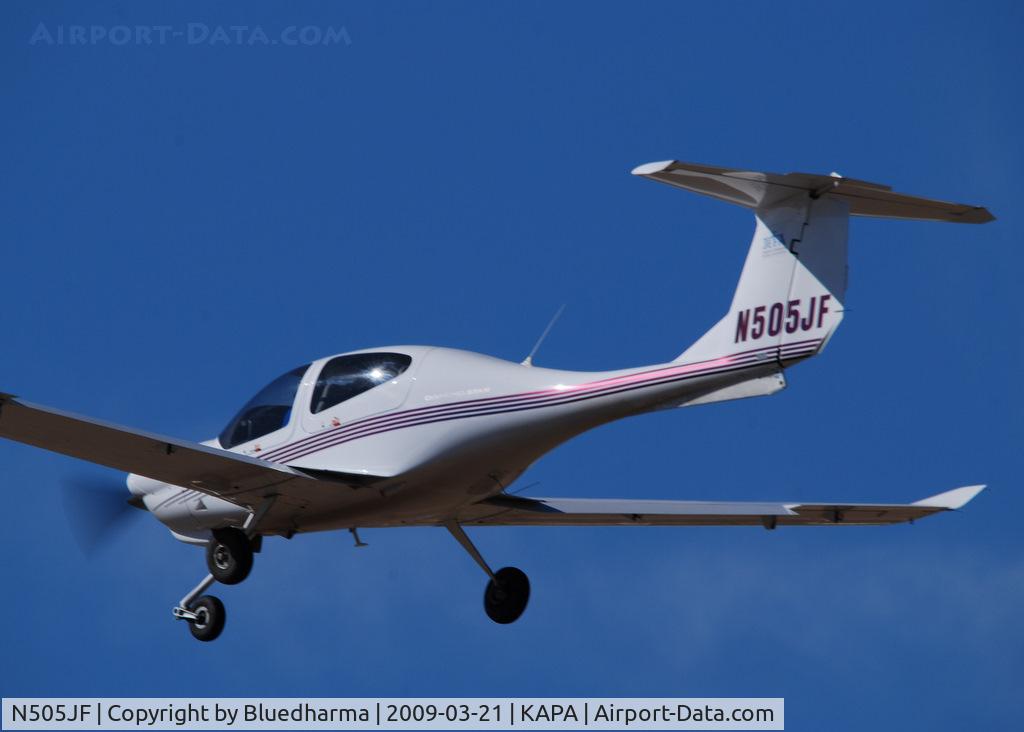 N505JF, 2005 Diamond DA-40 Diamond Star C/N 40.520, On final approach to 17L.