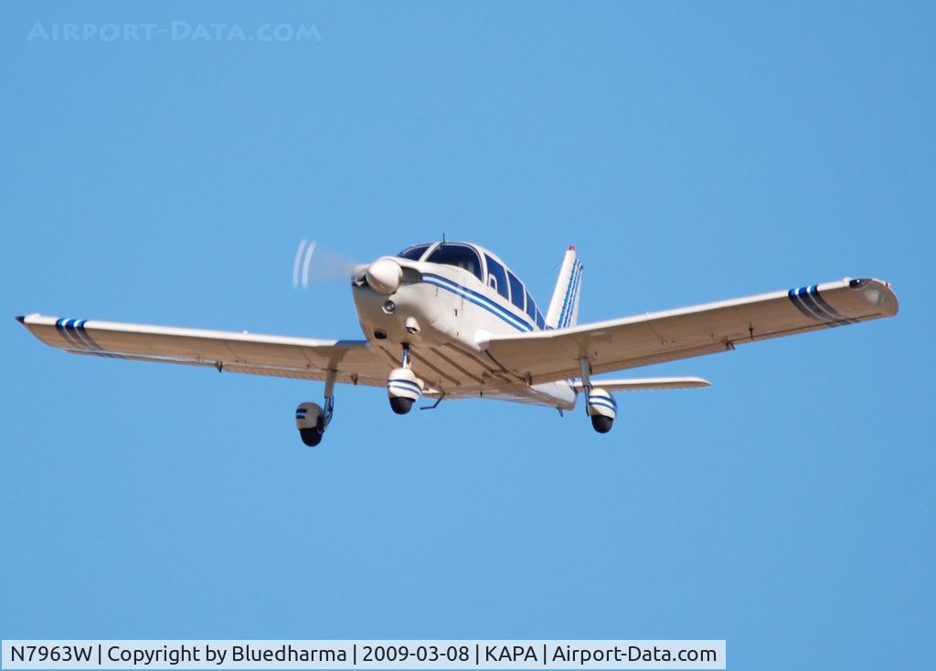 N7963W, 1964 Piper PA-28-180 C/N 28-2012, On approach to 17L.