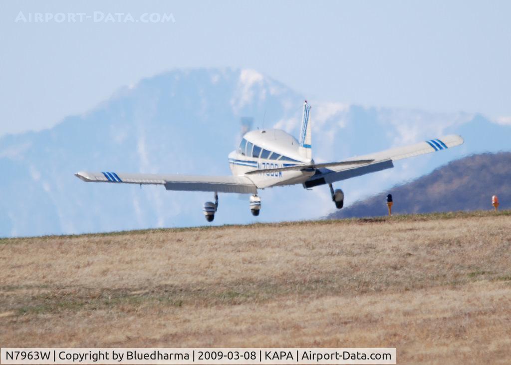 N7963W, 1964 Piper PA-28-180 C/N 28-2012, On approach to 17L.