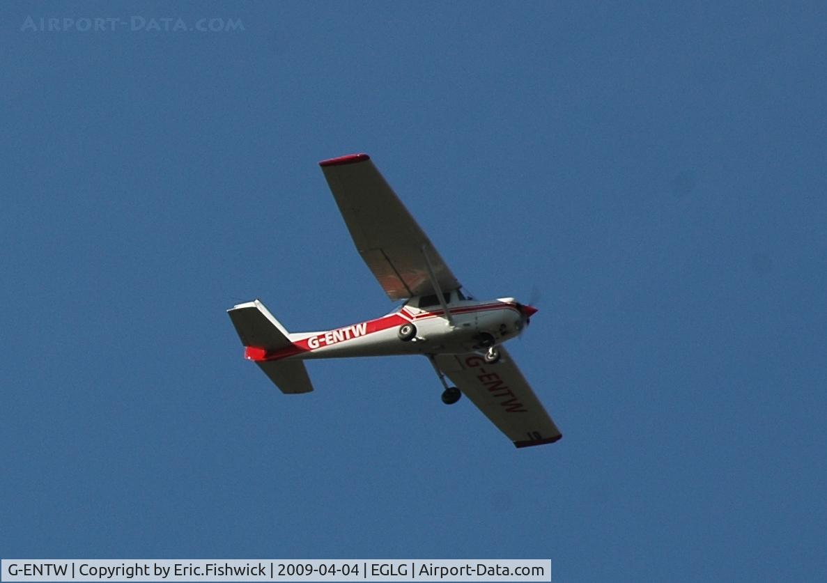 G-ENTW, 1978 Reims F152 C/N 1479, 4. G-ENTW overflying the house.
