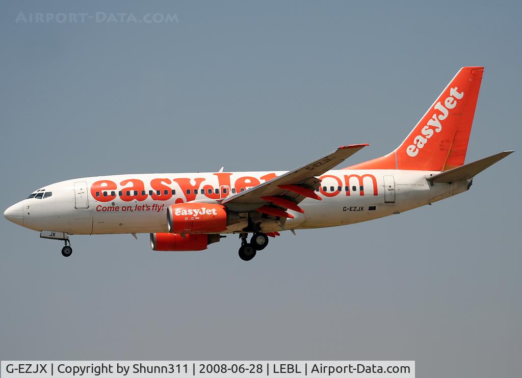 G-EZJX, 2003 Boeing 737-73V C/N 32419, Landing rwy 25R