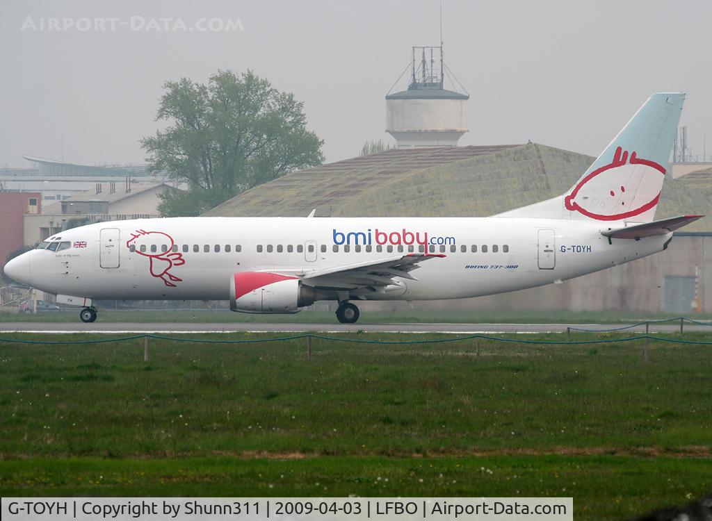 G-TOYH, 1998 Boeing 737-36N C/N 28570, Ready for take off rwy 32R