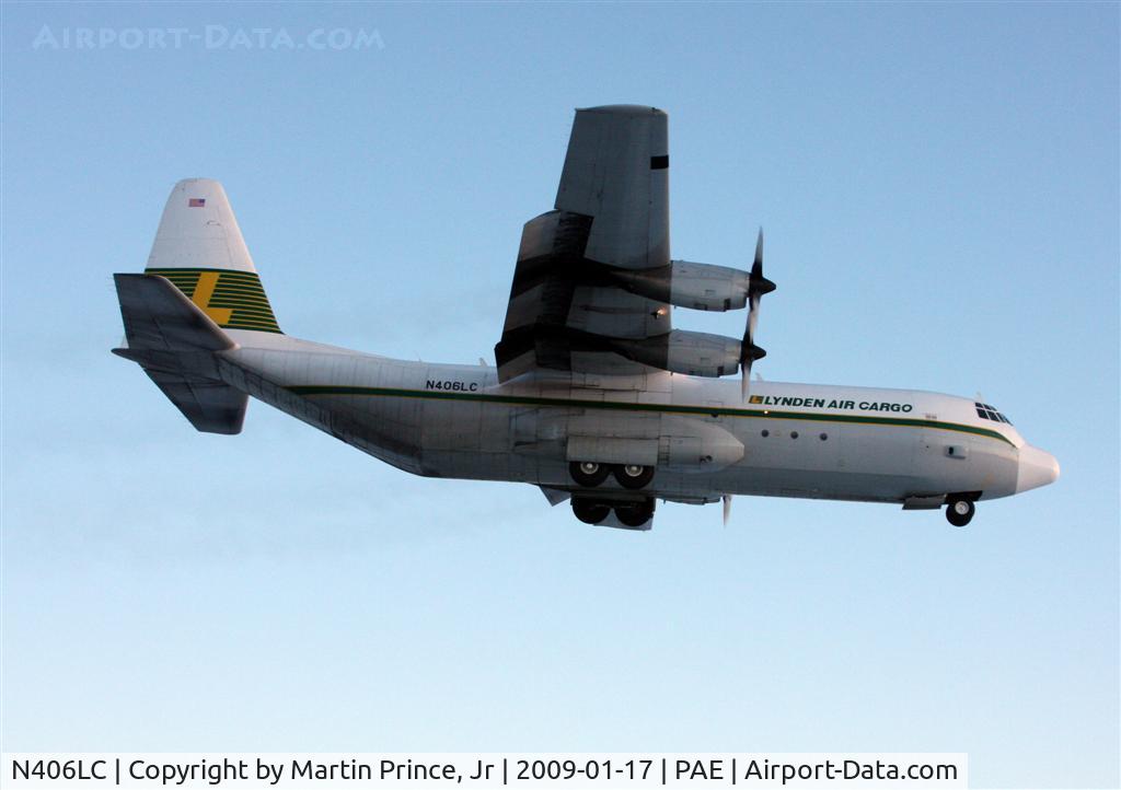 N406LC, 1976 Lockheed L-100-30 Hercules (L-382G) C/N 382-4676, Landing 18 Bethel