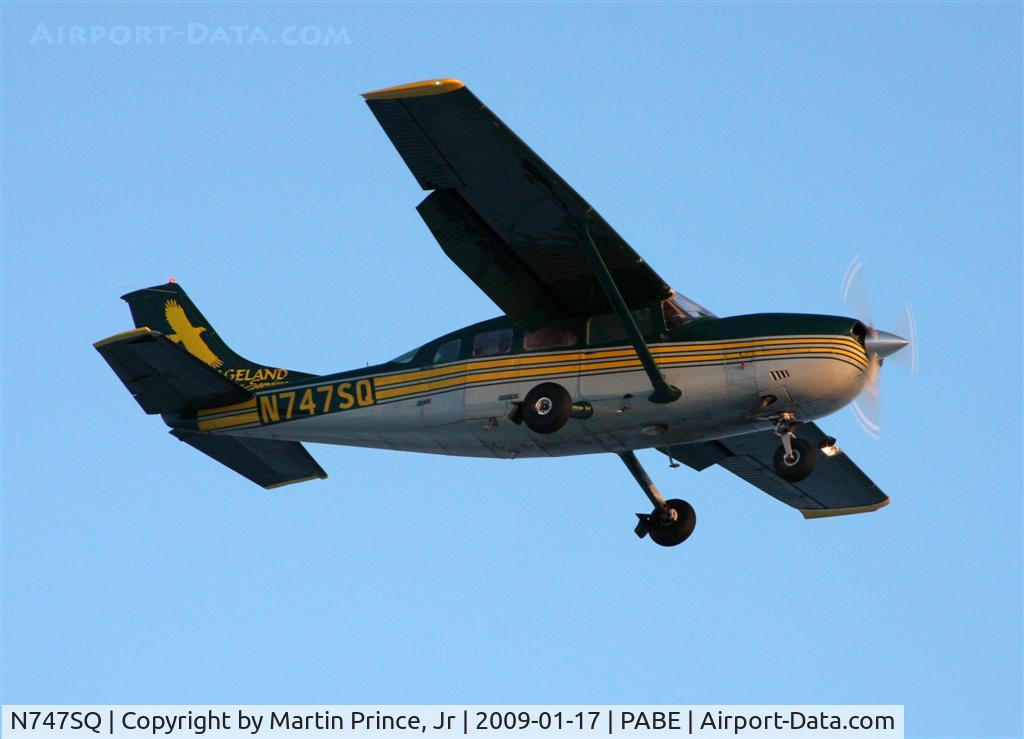 N747SQ, Cessna 207A C/N 20700387, Landing 18 Bethel