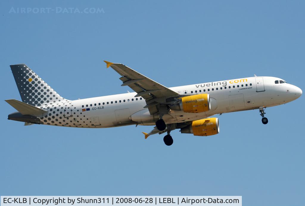 EC-KLB, 2007 Airbus A320-214 C/N 3321, Landing rwy 25R