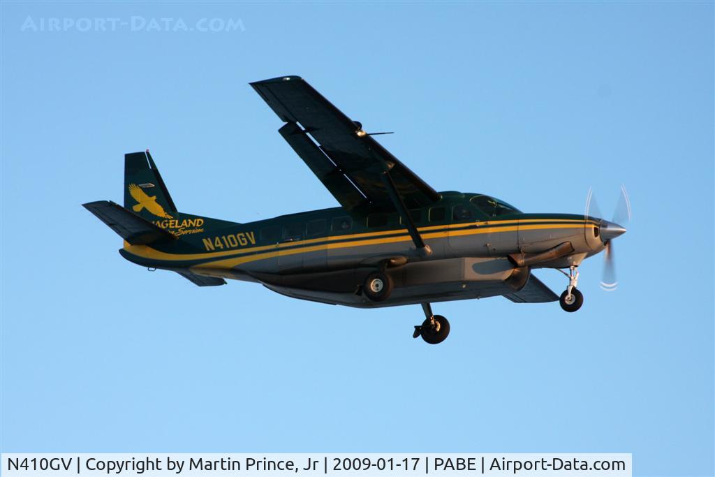 N410GV, 1997 Cessna 208B C/N 208B0632, Landing 18 Bethel