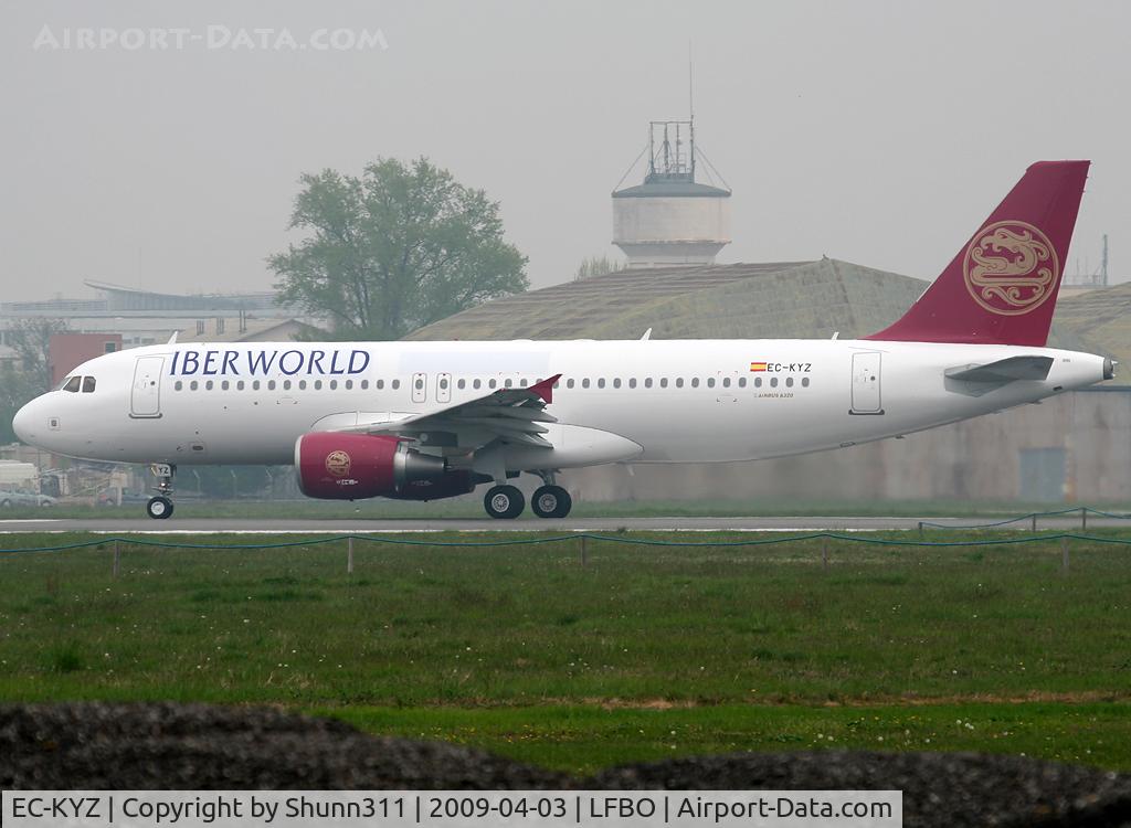 EC-KYZ, 2008 Airbus A320-214 C/N 3758, Ready for take off rwy 32R in Juneyao Airlines c/s... Ntu by this company !