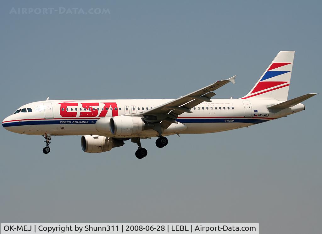 OK-MEJ, 2007 Airbus A320-214 C/N 3097, Landing rwy 25R