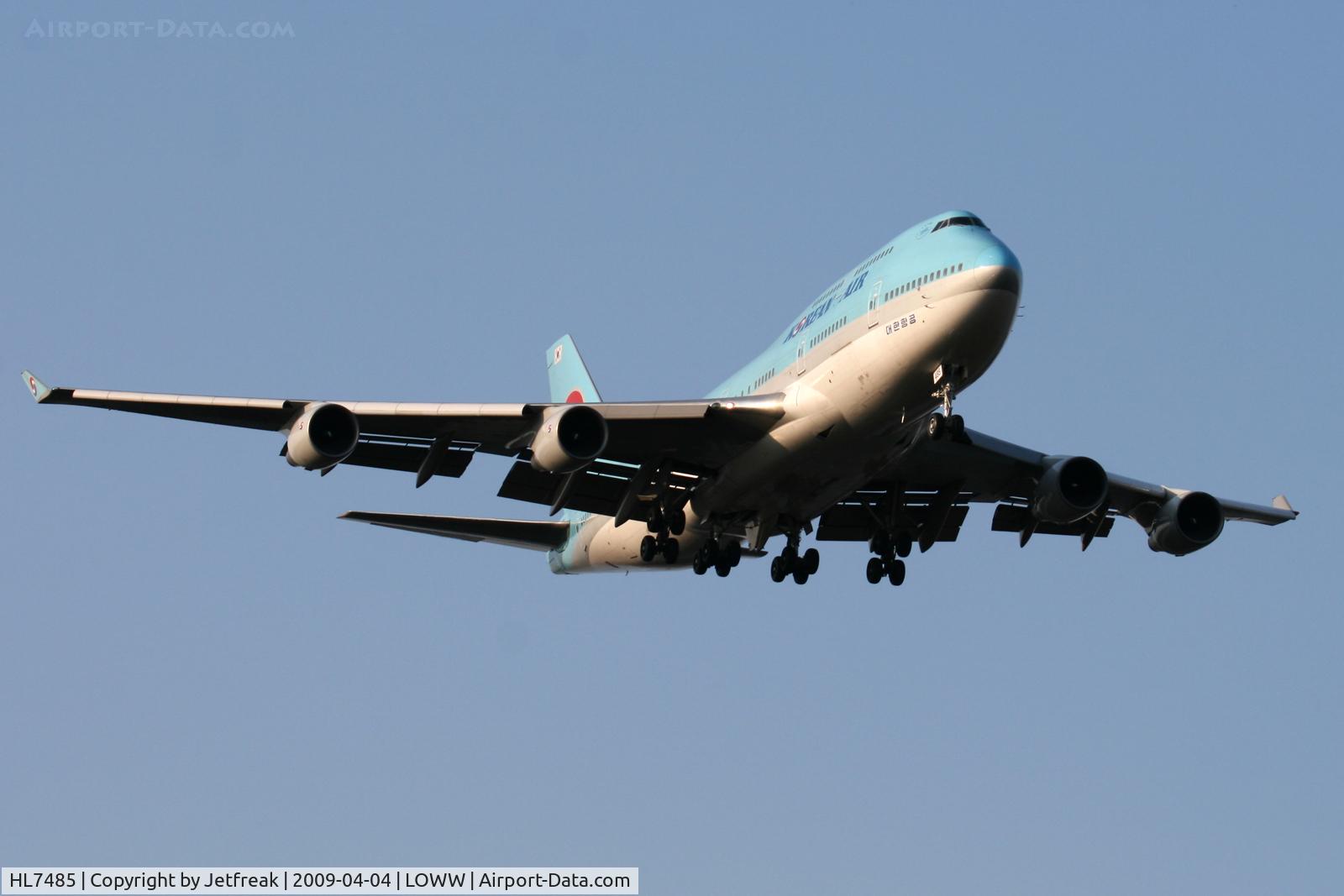HL7485, 1992 Boeing 747-4B5 C/N 26395, Korean Air Boeing 747-4B5, c/n: 26395