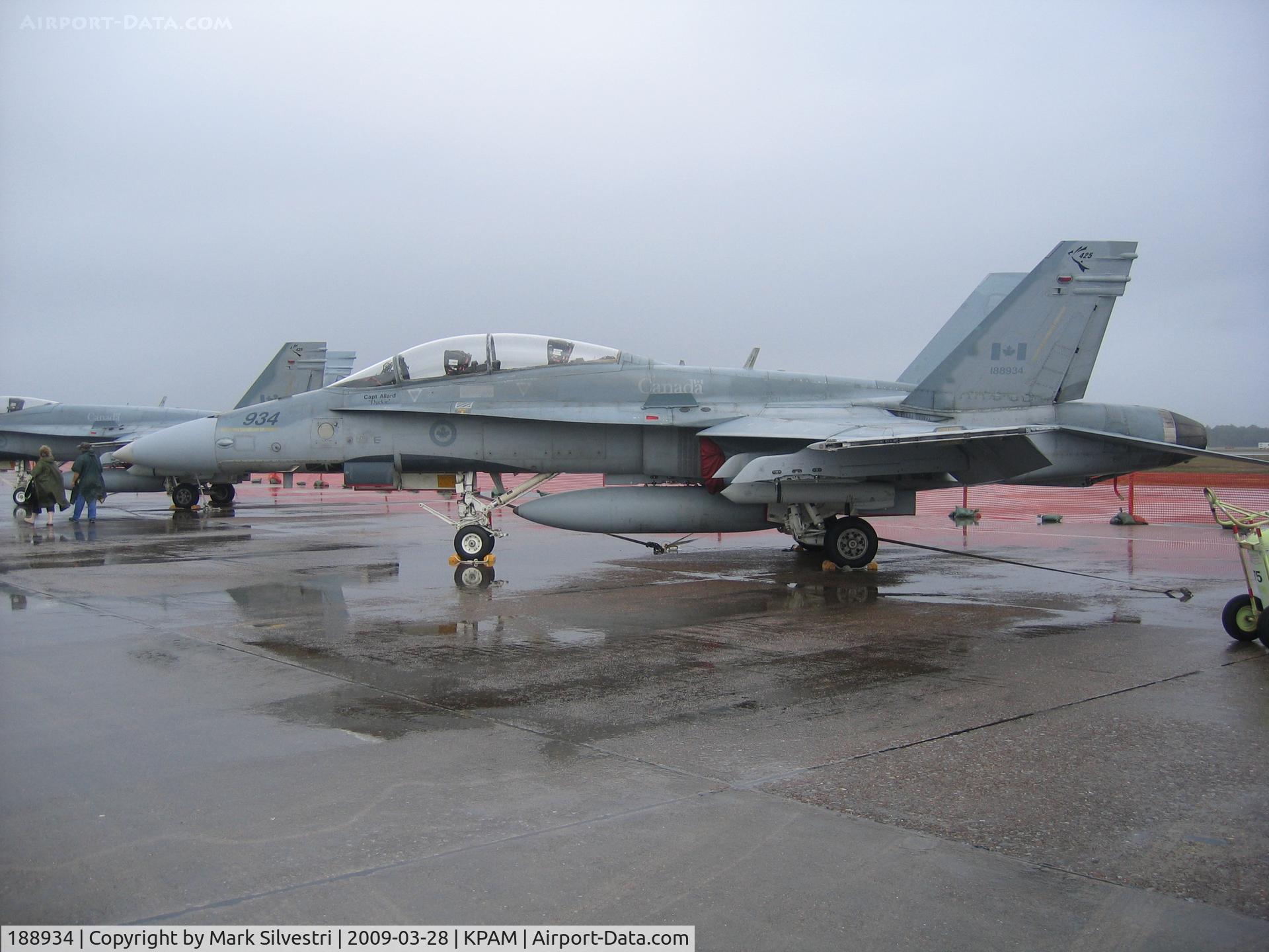 188934, 1988 McDonnell Douglas CF-188B Hornet C/N 0716/B105, 2009 Tyndall AFB Airshow
