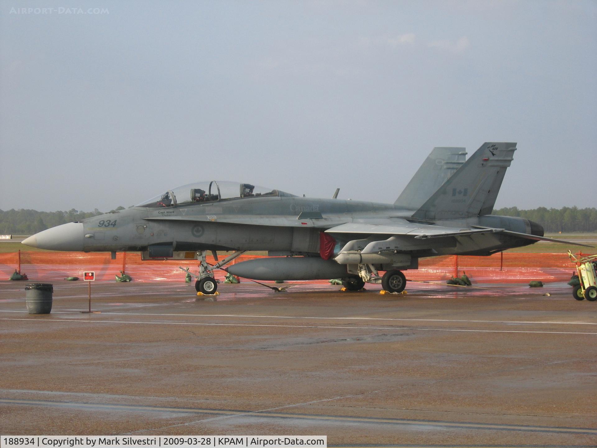188934, 1988 McDonnell Douglas CF-188B Hornet C/N 0716/B105, 2009 Tyndall AFB Airshow