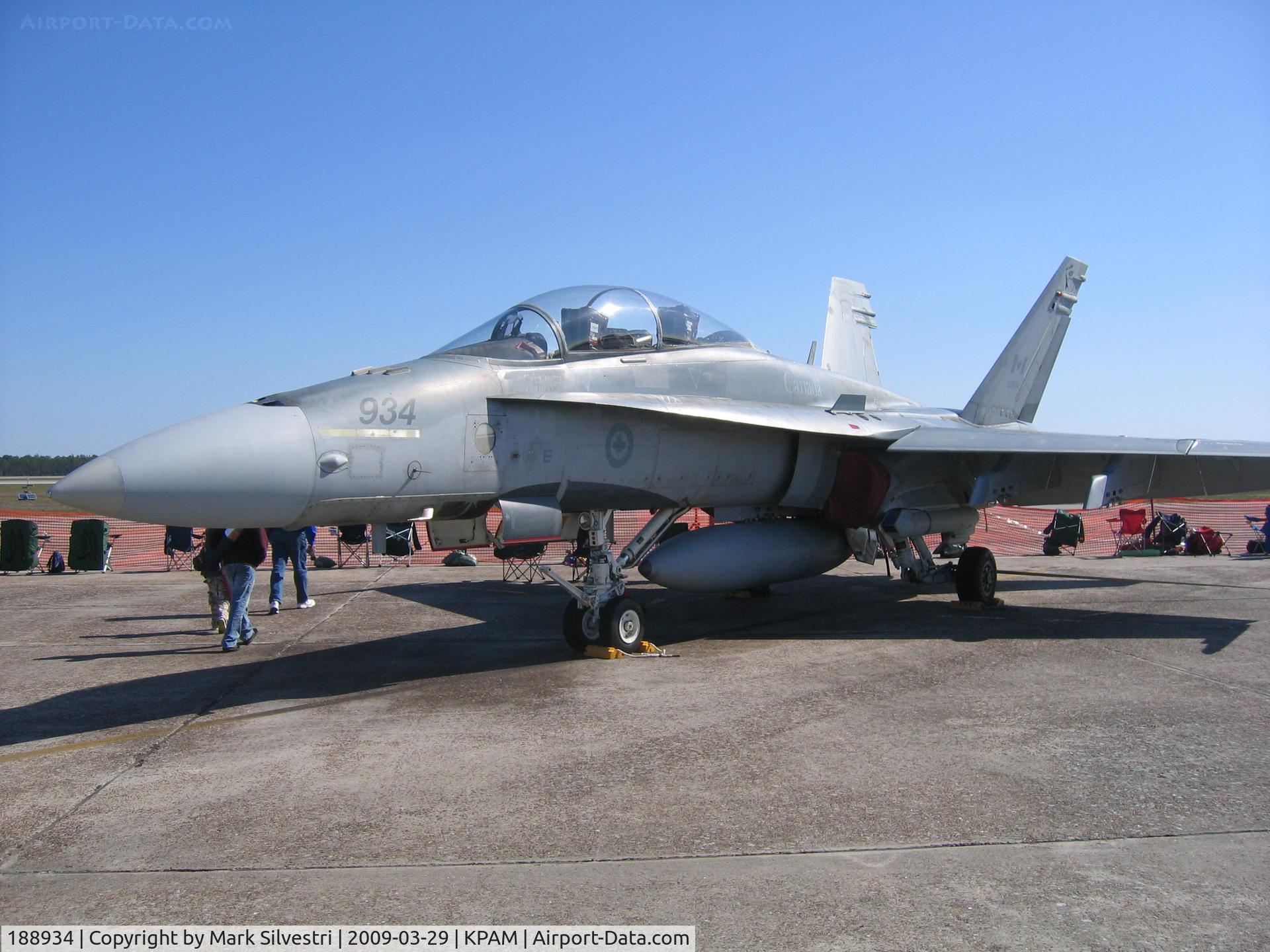 188934, 1988 McDonnell Douglas CF-188B Hornet C/N 0716/B105, 2009 Tyndall AFB Airshow