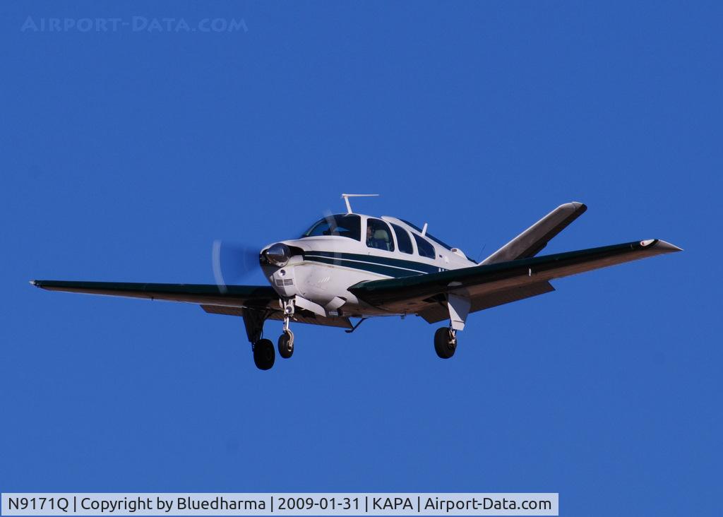 N9171Q, 1970 Beech V35B Bonanza C/N D-9246, On final approach to 17L.