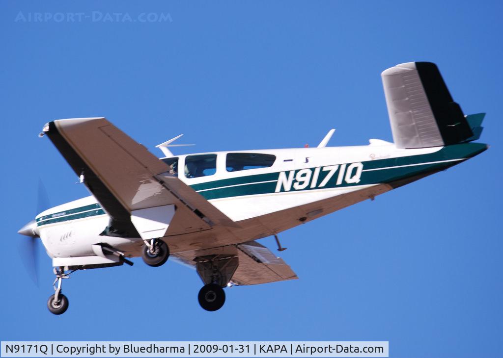 N9171Q, 1970 Beech V35B Bonanza C/N D-9246, On final approach to 17L.
