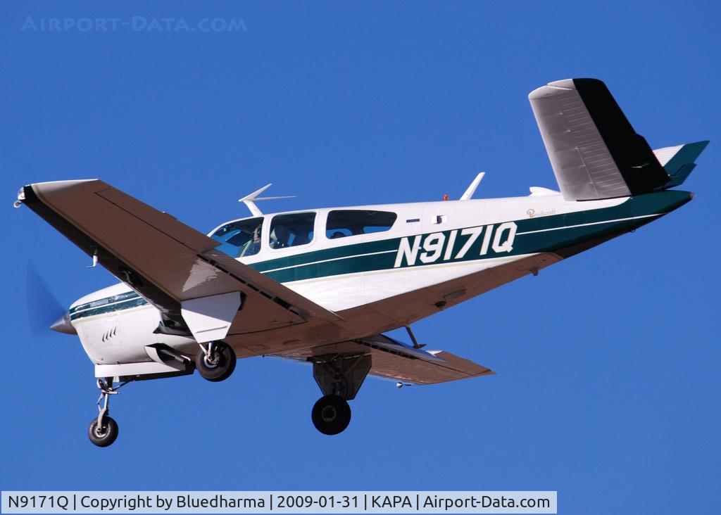N9171Q, 1970 Beech V35B Bonanza C/N D-9246, On final approach to 17L.