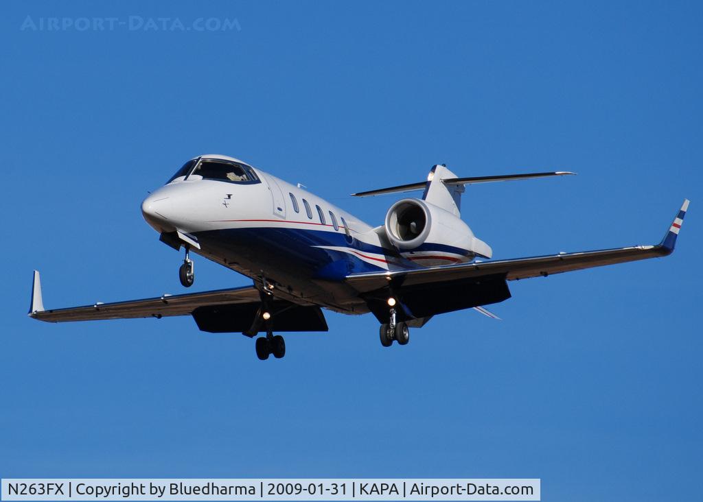 N263FX, 2008 Learjet Inc 60 C/N 334, On final approach to 17L.