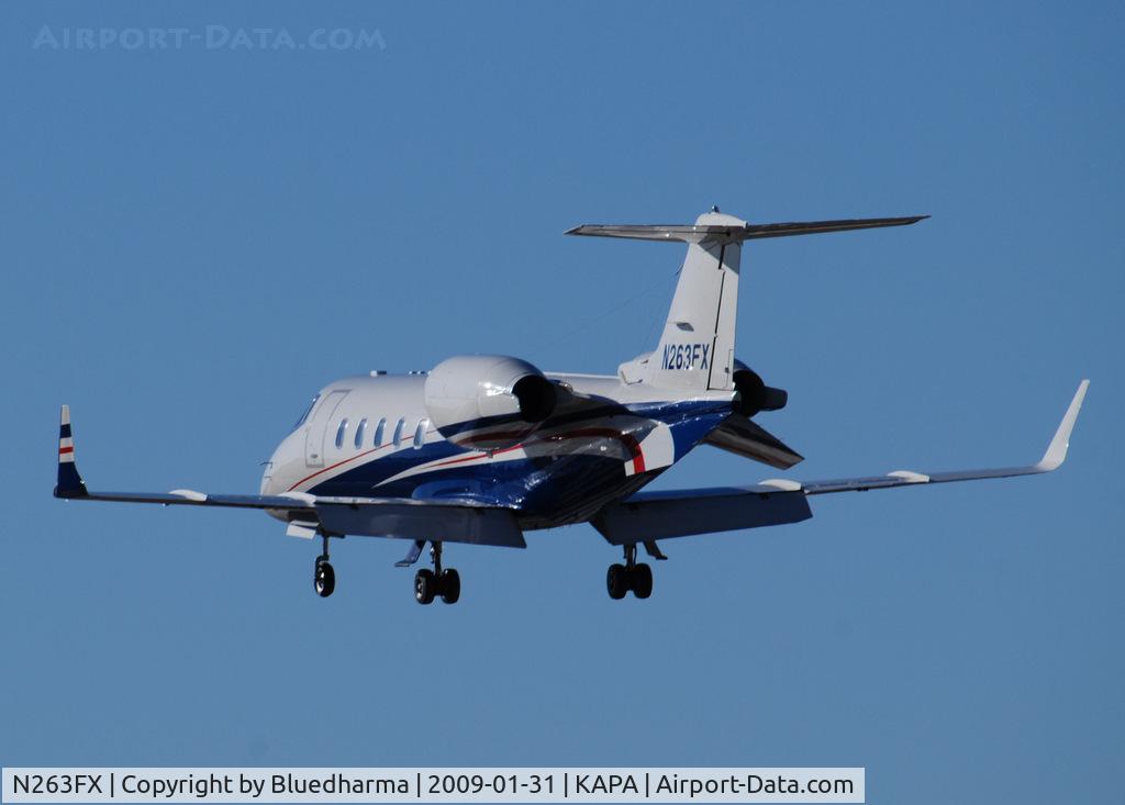 N263FX, 2008 Learjet Inc 60 C/N 334, On final approach to 17L.