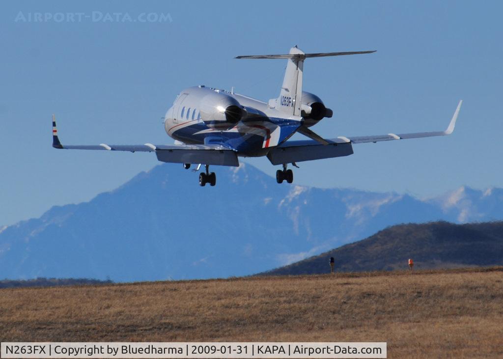 N263FX, 2008 Learjet Inc 60 C/N 334, On final approach to 17L.