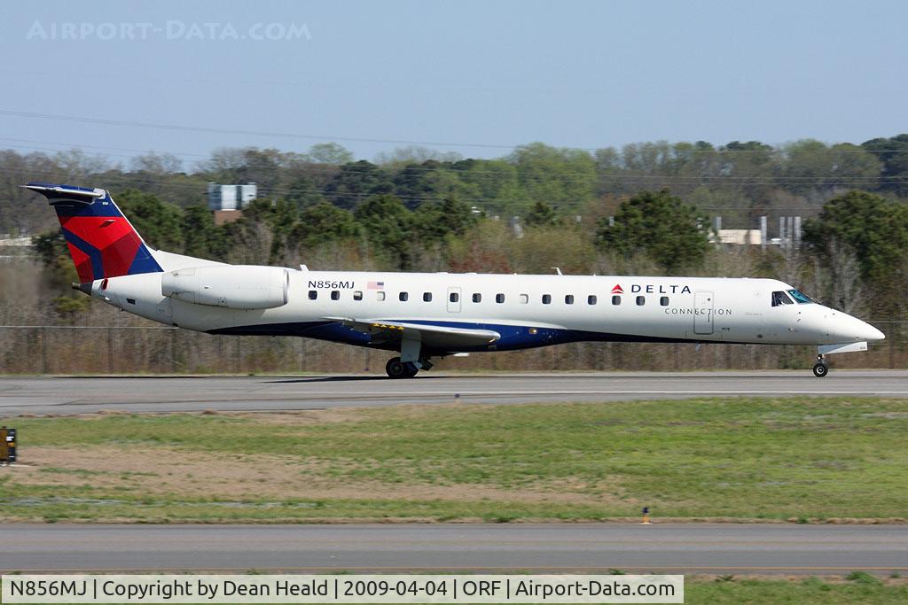 N856MJ, 2002 Embraer ERJ-145LR (EMB-145LR) C/N 145626, Delta Connection (Freedom Airlines) N856MJ (FLT FRL160) on takeoff roll on RWY 23 enroute to John F Kennedy Int'l (KJFK).