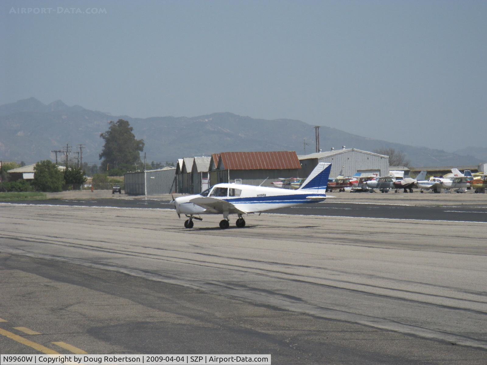 N9960W, 1967 Piper PA-28-140 Cherokee C/N 28-23507, 1967 Piper PA-28-140 CHEROKEE, Lycoming O-320-E2A 150 Hp, taxi off Rwy 22