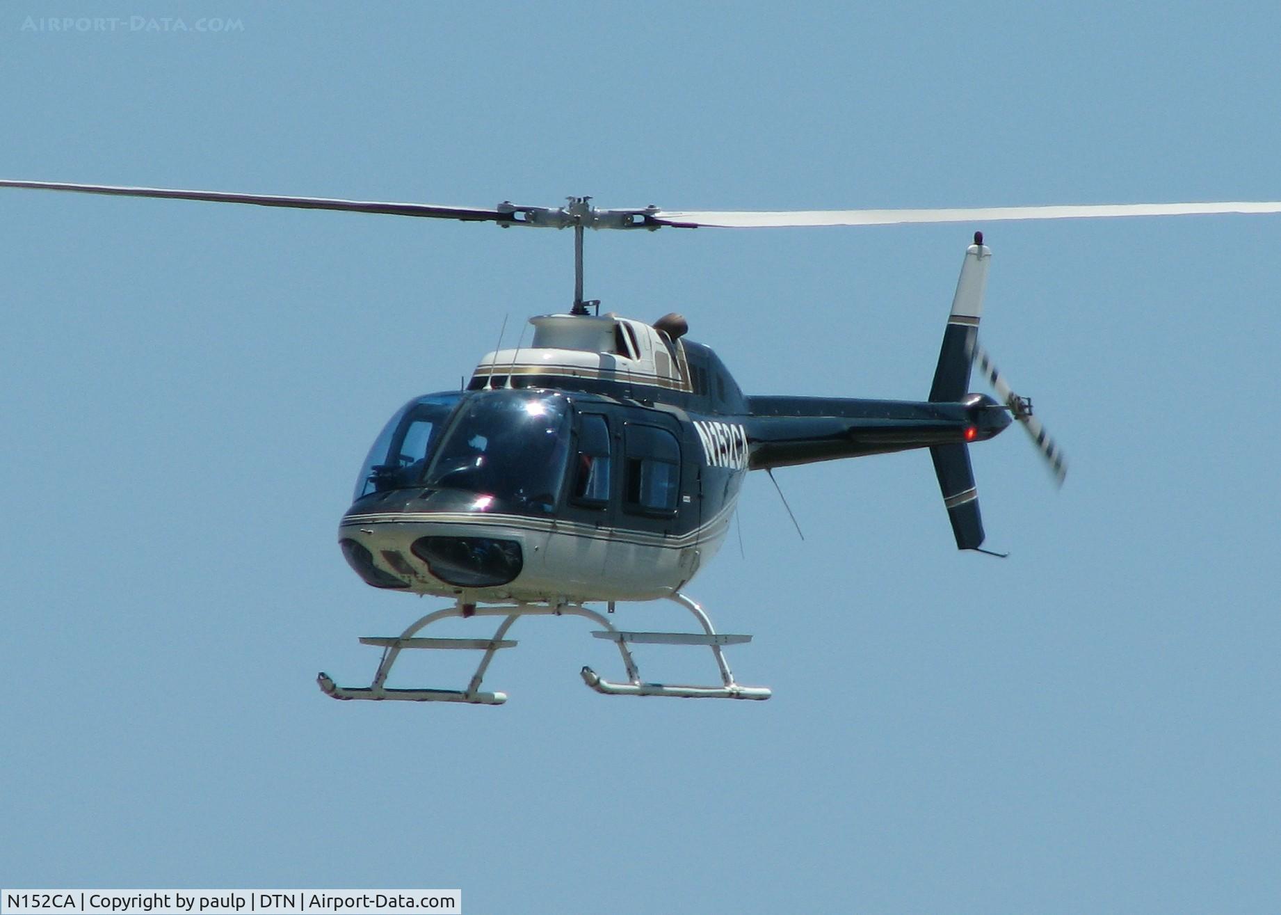 N152CA, 1978 Bell 206B JetRanger III C/N 2342, Leaving the Shreveport Downtown airport.