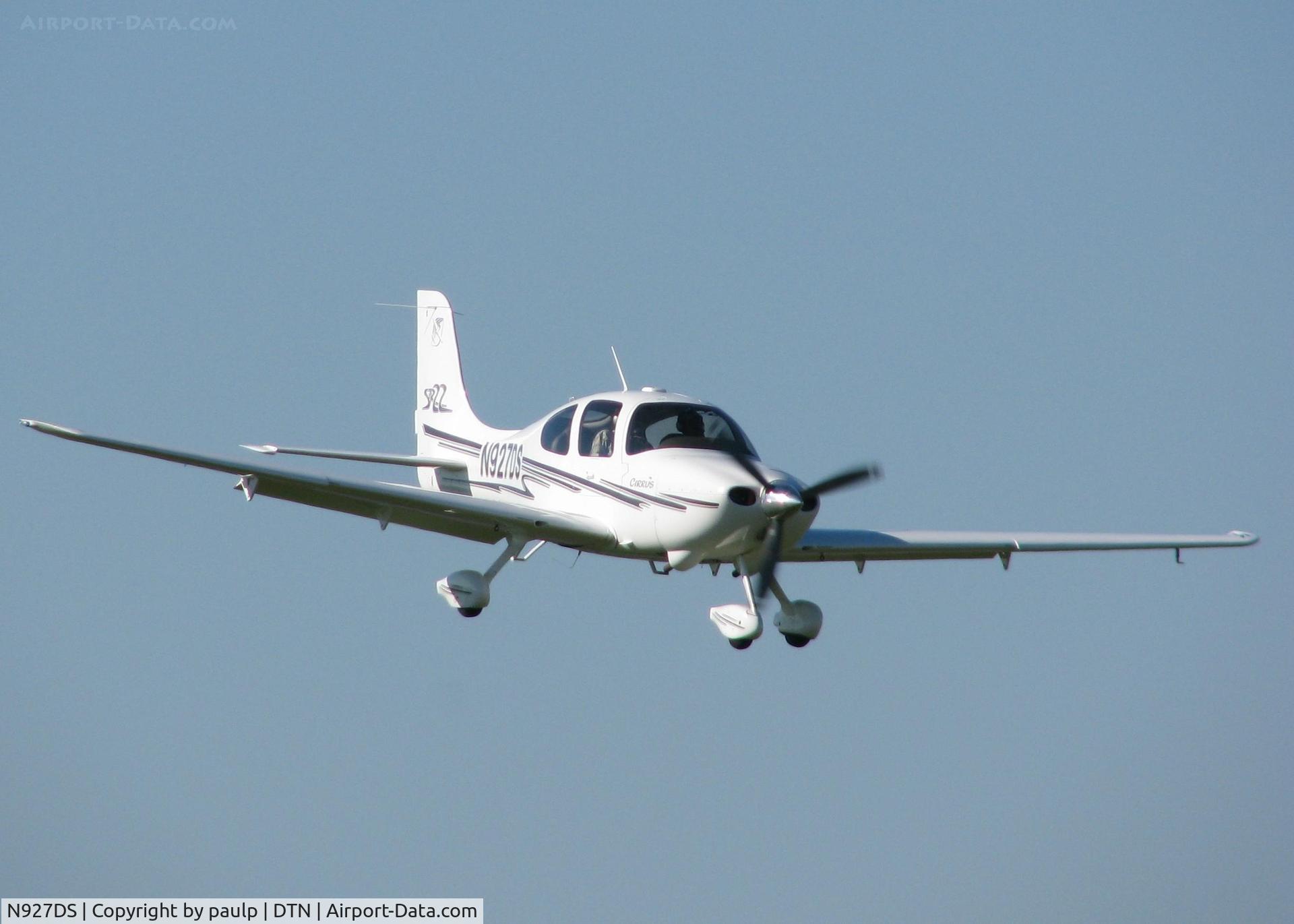 N927DS, 2003 Cirrus SR22 C/N 0497, Landing on runway 14 at Downtown Shreveport.