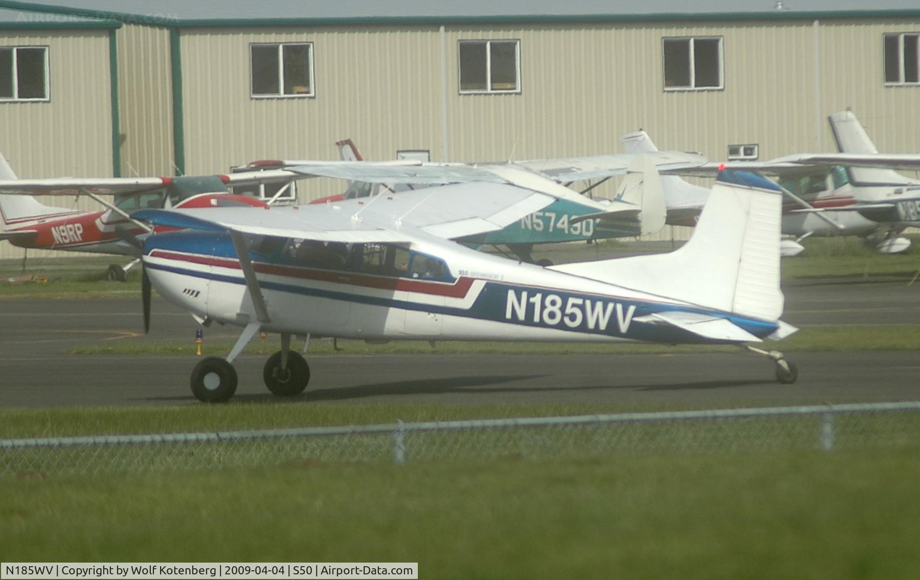 N185WV, 1977 Cessna A185F Skywagon 185 C/N 18503252, taxying to active
