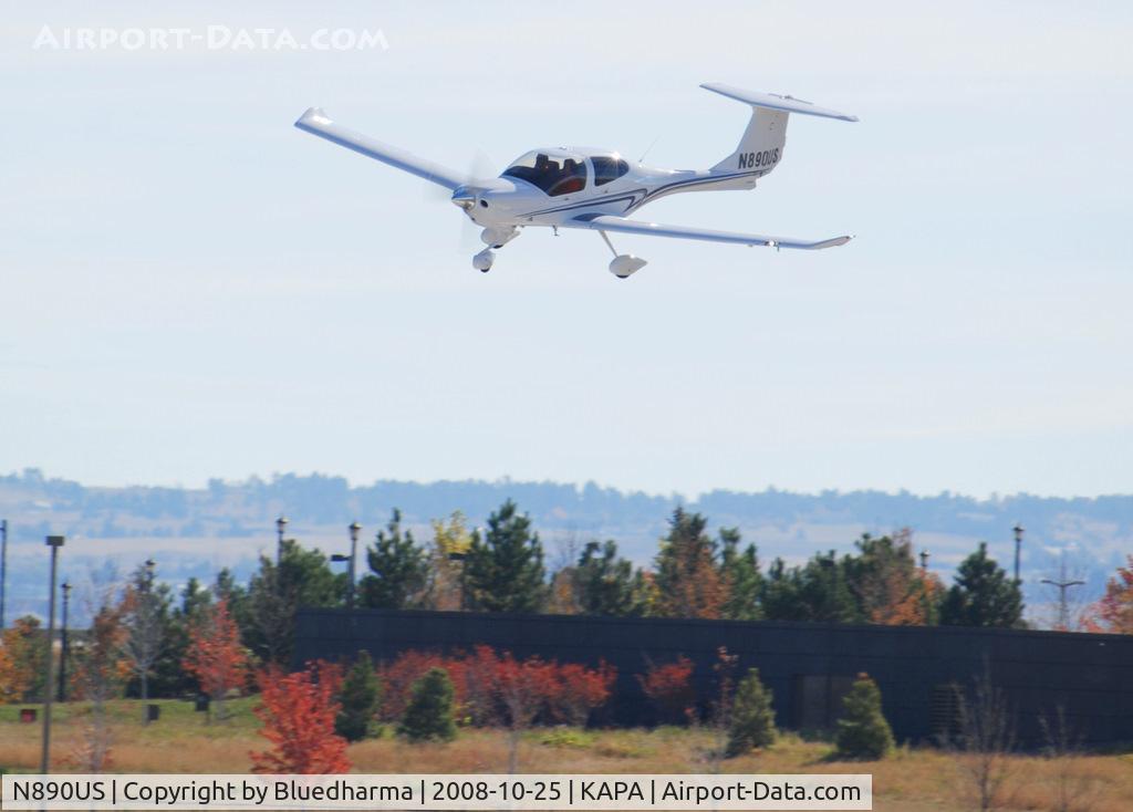 N890US, 2007 Diamond DA-40 Diamond Star C/N 40.890, On final approach for 35R.
