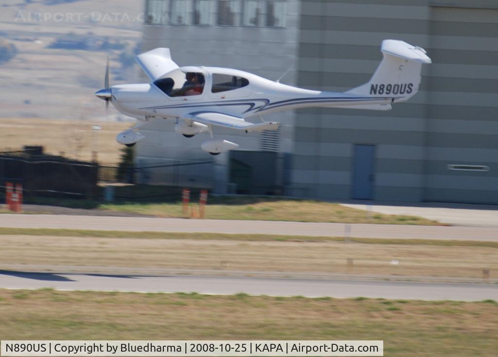 N890US, 2007 Diamond DA-40 Diamond Star C/N 40.890, On final approach for 35R.