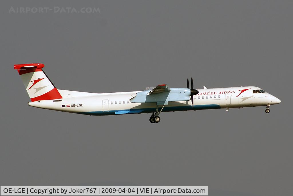 OE-LGE, 2001 De Havilland Canada DHC-8-402Q Dash 8 C/N 4042, Austrian arrows De Havilland Canada DHC-8-401