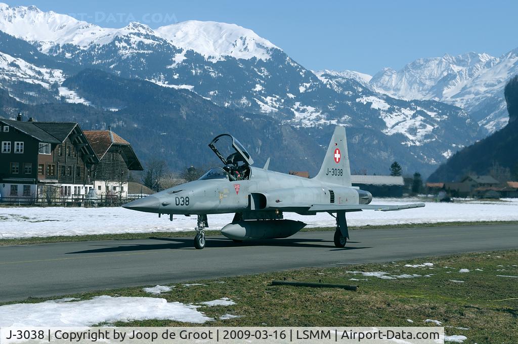 J-3038, 1979 Northrop F-5E Tiger II C/N L.1038, The great surroundings of Meiringen