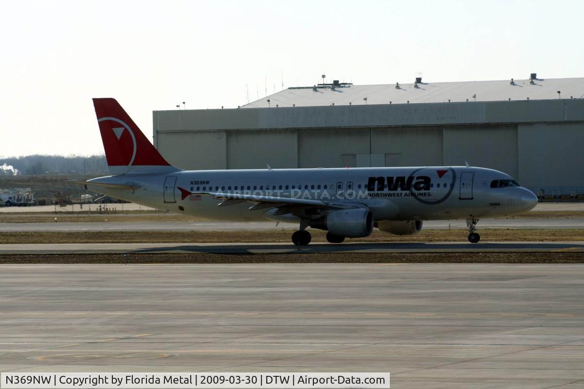 N369NW, 1999 Airbus A320-212 C/N 1011, Northwest A320