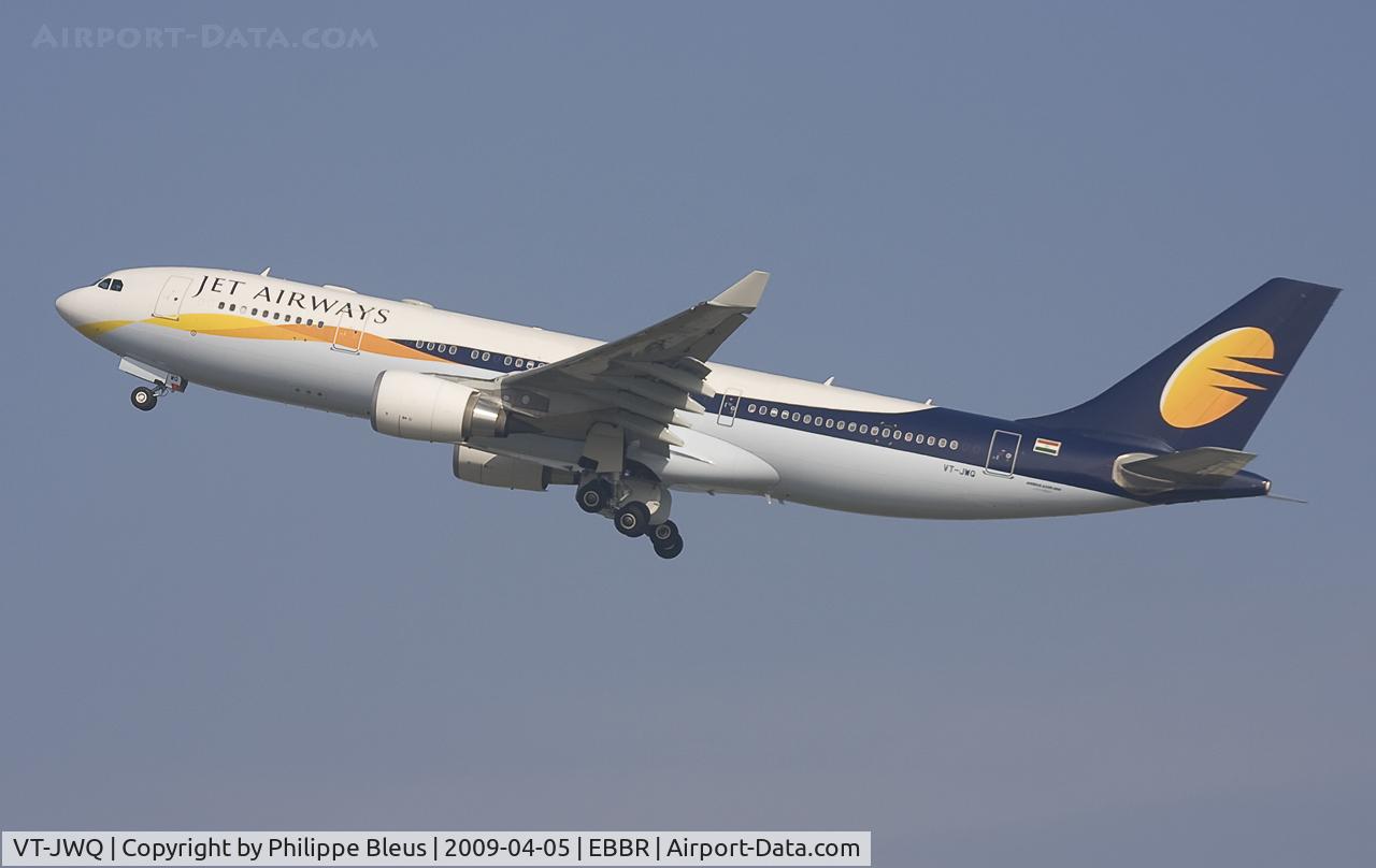 VT-JWQ, 2008 Airbus A330-202 C/N 956, Rising from rwy 25R. Gear on the move. Notice the two domes on the back (GPS and more).