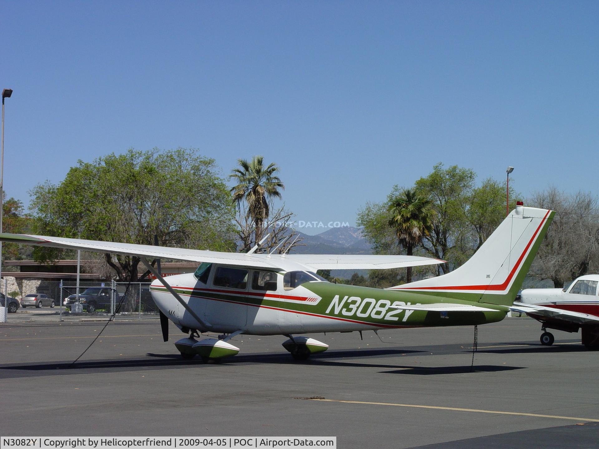 N3082Y, 1962 Cessna 182E Skylane C/N 18254082, Parked in transient parking at Brackett