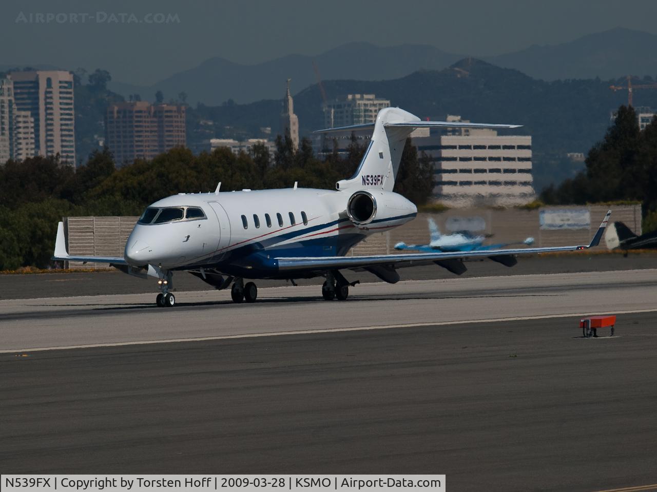 N539FX, 2008 Bombardier Challenger 300 (BD-100-1A10) C/N 20202, N539FX departing RWY 21