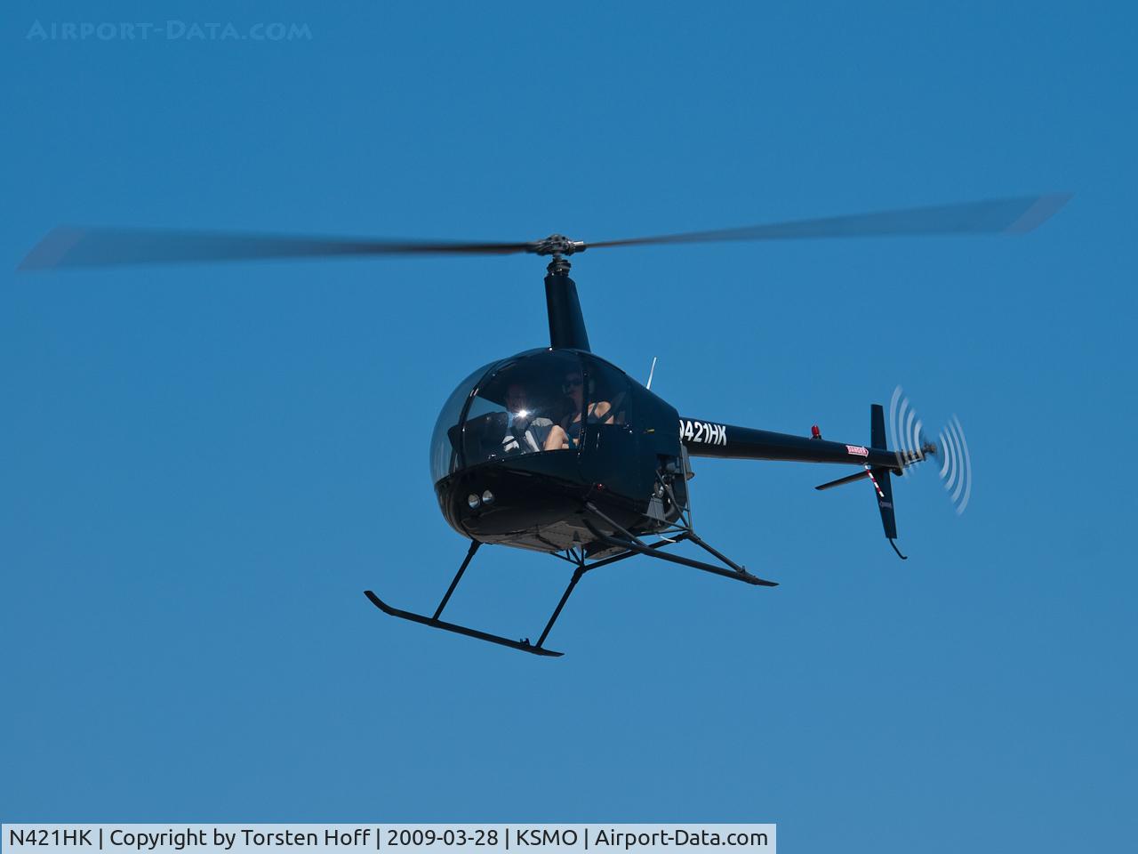 N421HK, Robinson R22 C/N 4273, N421HK over RWY 21