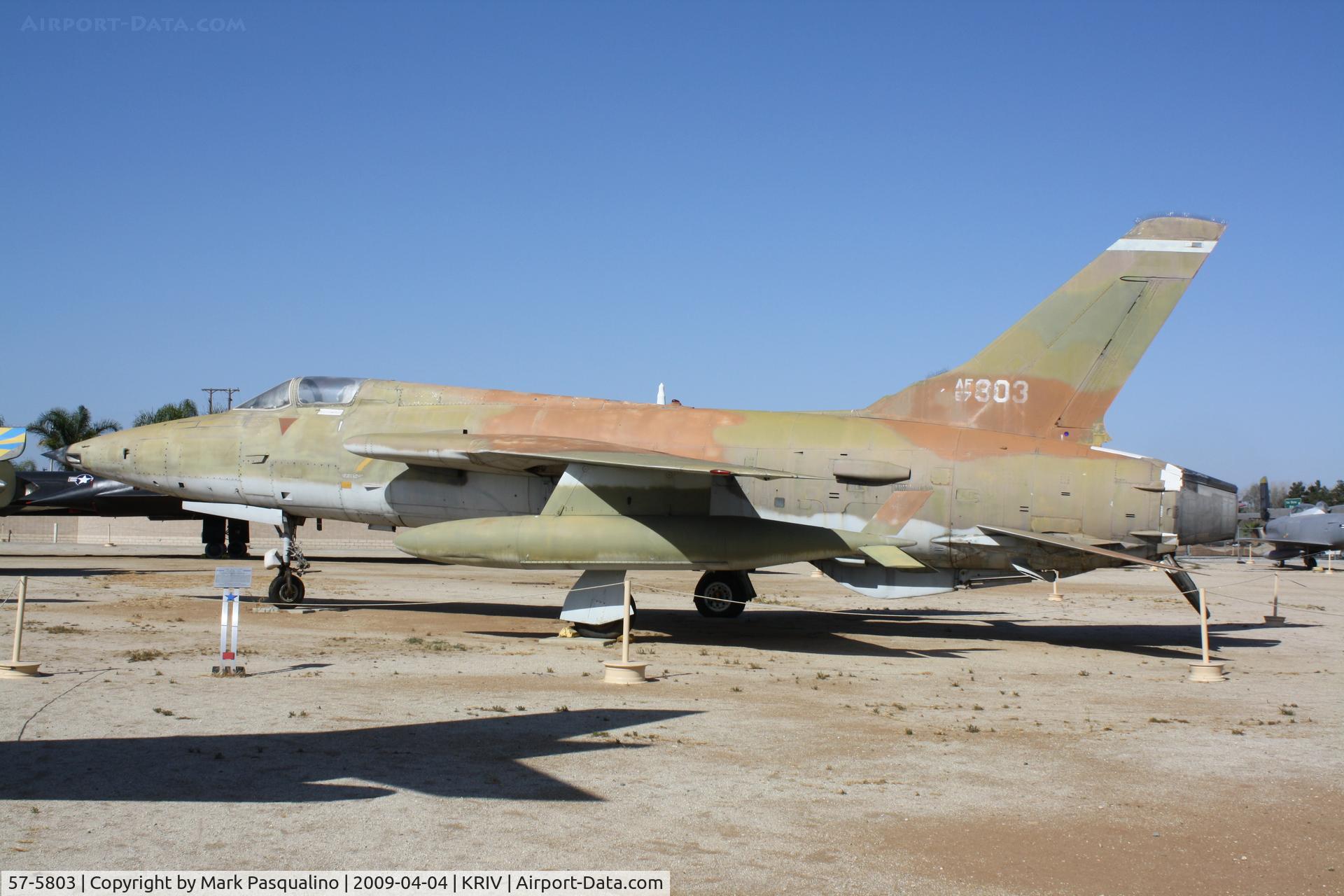 57-5803, 1958 Republic F-105B Thunderchief C/N B-40, Republic F-105B