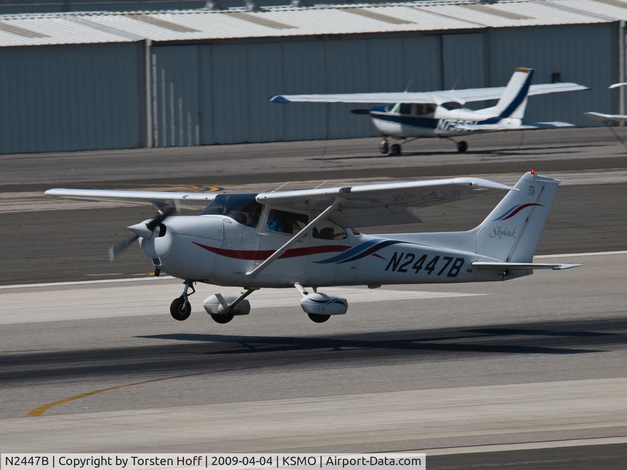 N2447B, 1999 Cessna 172R C/N 17280801, N2447B arriving on RWY 21