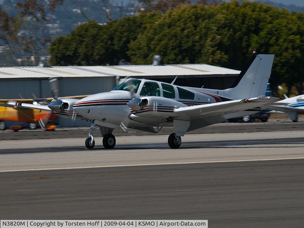 N3820M, 1981 Beech 95-B55 (T42A) Baron C/N TC-2372, N3820M arriving on RWY 21