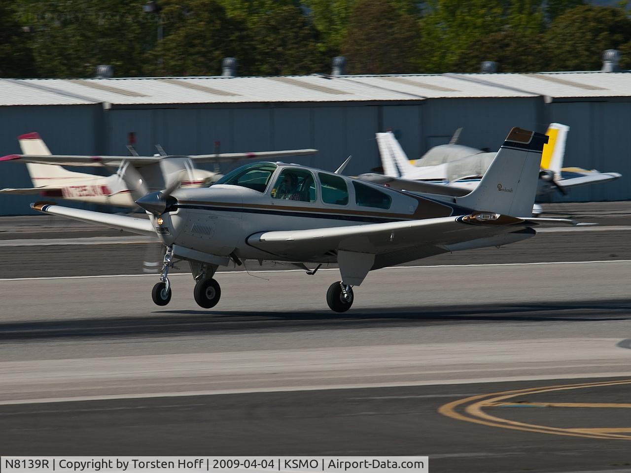 N8139R, 1974 Beech F33A Bonanza C/N CE-522, N8139R arriving on RWY 21