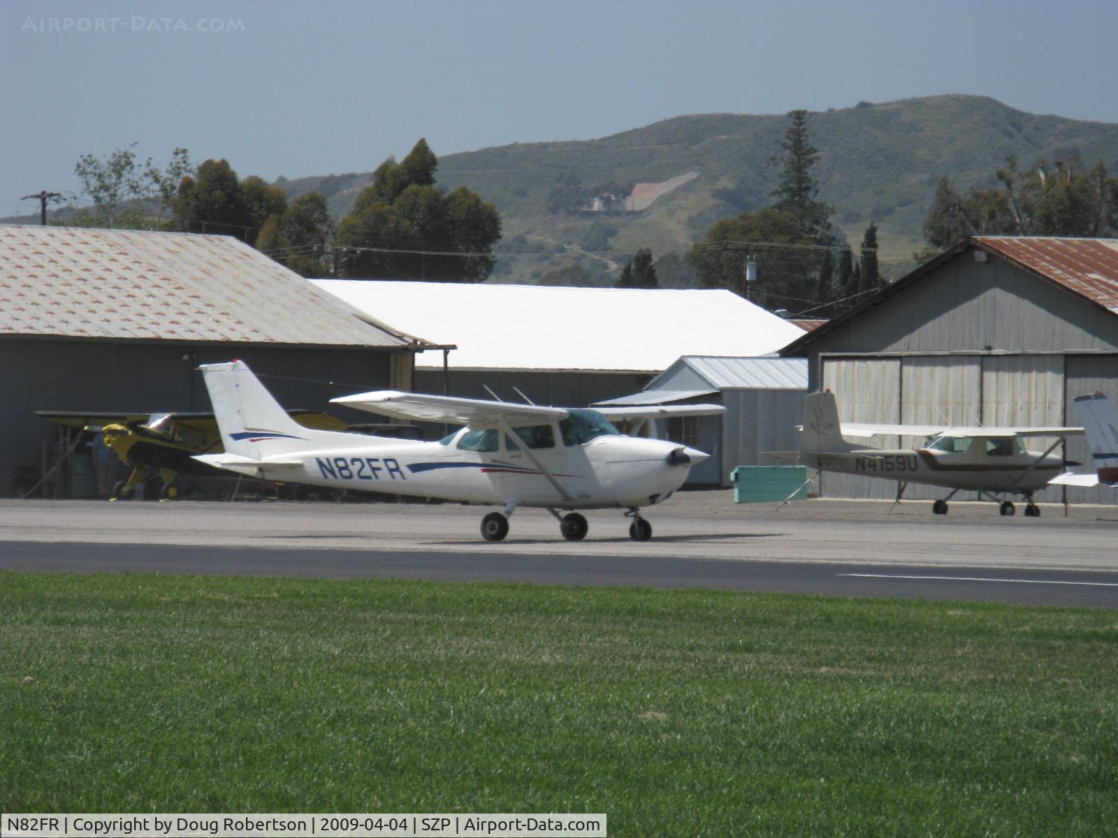 N82FR, Cessna 172P C/N 17275783, Cessna 172P SKYHAWK II, Lycoming O-320-H2AD 160 Hp, taxi back