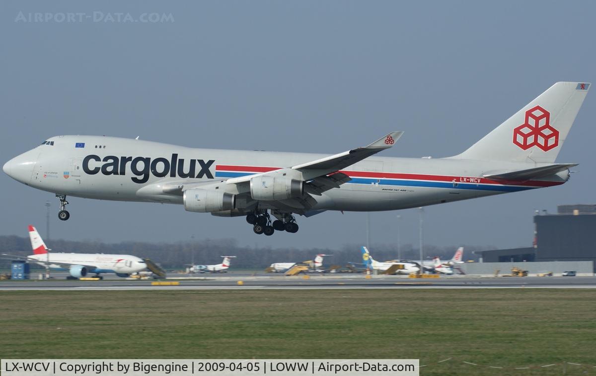 LX-WCV, 2007 Boeing 747-4R7F C/N 35804, Cargolux from Baku landing on Runway16.