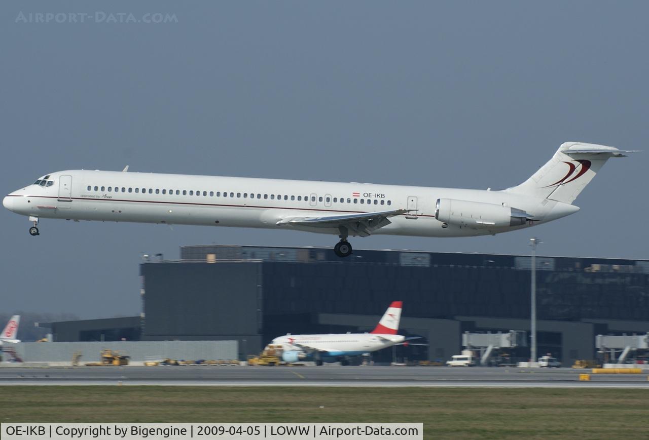 OE-IKB, 1986 McDonnell Douglas MD-83 (DC-9-83) C/N 49448, MapJet landing Rwy16.
